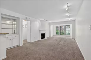 24216 Plantation Dr, Atlanta, GA 30324 - Photo 8