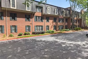 24216 Plantation Dr, Atlanta, GA 30324 - Photo 2