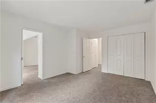 24216 Plantation Dr, Atlanta, GA 30324 - Photo 26
