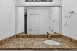 24216 Plantation Dr, Atlanta, GA 30324 - Photo 18