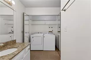 24216 Plantation Dr, Atlanta, GA 30324 - Photo 30