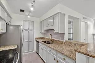 24216 Plantation Dr, Atlanta, GA 30324 - Photo 6