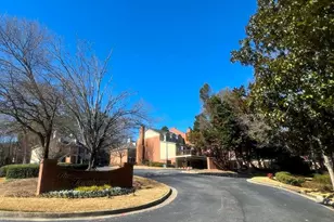 24216 Plantation Dr, Atlanta, GA 30324 - Photo 6