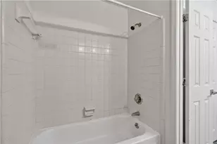 24216 Plantation Dr, Atlanta, GA 30324 - Photo 22