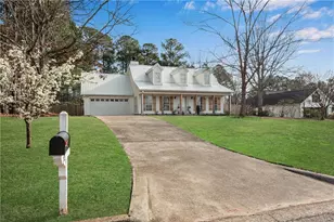 333 Oxford Way, Winder, GA 30680 - Photo 2