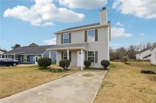 9445 Sleepy Hollow Ln, Jonesboro, GA 30238 - Photo 10