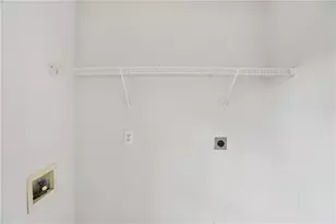 9445 Sleepy Hollow Ln, Jonesboro, GA 30238 - Photo 18