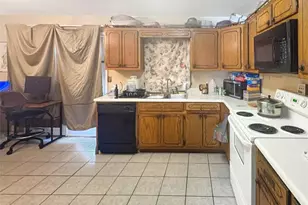 664 Browning Ln, Conyers, GA 30013 - Photo 4