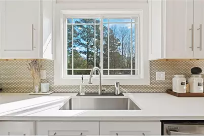 610 Yorkshire Drive, Marietta, GA 30068 - Photo 16