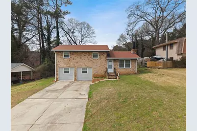 2542 Burton Circle, Morrow, GA 30260 - Photo 2