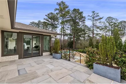 4855 Lansbury Drive, Atlanta, GA 30342 - Photo 38