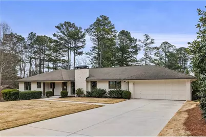 4855 Lansbury Drive, Atlanta, GA 30342 - Photo 2