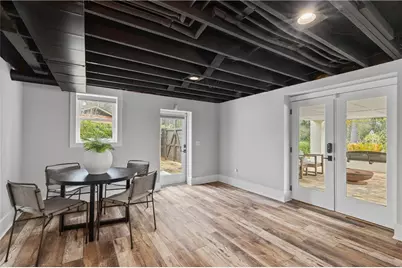 4855 Lansbury Drive, Atlanta, GA 30342 - Photo 32