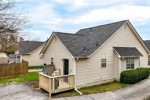 90 Pointe N Dr, Cartersville, GA 30120 - Photo 2