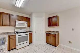 840 Melrose Park Pl, Lawrenceville, GA 30044 - Photo 16