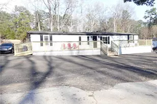 3939 Laurens Ln, Snellville, GA 30039 - Photo 8