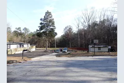 3939 Laurens Lane, Snellville, GA 30039 - Photo 6