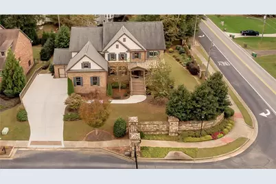 5368 Broadwood Avenue, Peachtree Corners, GA 30092 - Photo 1