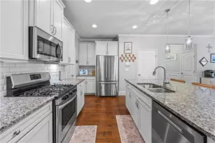 6520 Crosscreek Ln, Flowery Branch, GA 30542 - Photo 6