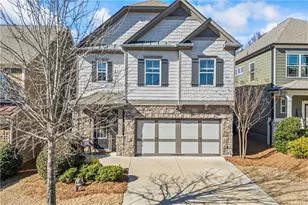 6520 Crosscreek Ln, Flowery Branch, GA 30542 - Photo 2