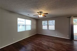 402 Chatooga Ln, Woodstock, GA 30188 - Photo 4