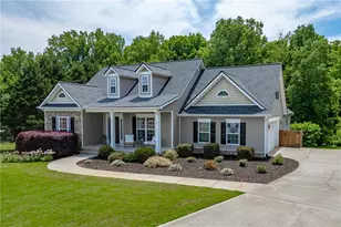 131 Wood Cove, Jefferson, GA 30549 - Photo 2