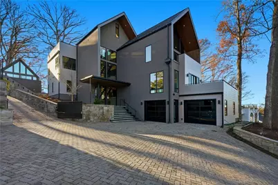 1033 Reeder Circle NE, Atlanta, GA 30306 - Photo 2