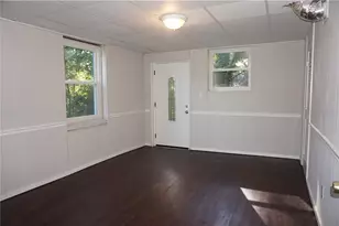 2477 Creekview Dr SW, Marietta, GA 30008 - Photo 14