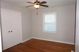 2477 Creekview Dr SW, Marietta, GA 30008 - Photo 10