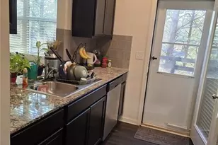 5845 Union Walk Dr, Union City, GA 30291 - Photo 8