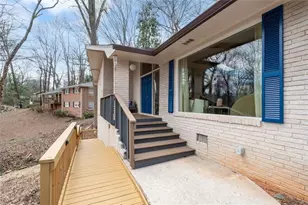 642 Kenilworth Cir, Stone Mountain, GA 30083 - Photo 2