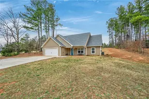 128 Tabitha Page Ln, Toccoa, GA 30577 - Photo 2