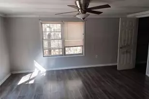 5135 Hilltop Dr, Union City, GA 30291 - Photo 6