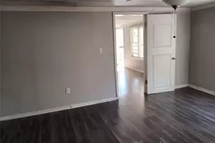 5135 Hilltop Dr, Union City, GA 30291 - Photo 4