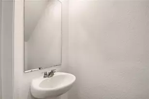 1004 Highwood Ln, Atlanta, GA 30344 - Photo 10