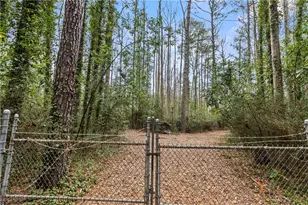 5635 Lake Forrest Dr, Sandy Springs, GA 30342 - Photo 6