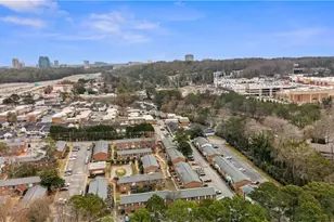 5635 Lake Forrest Dr, Sandy Springs, GA 30342 - Photo 10