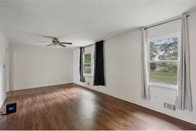 125 Meadowview Circle, Tyrone, GA 30290 - Photo 8