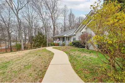 5730 Garden Walk, Flowery Branch, GA 30542 - Photo 4