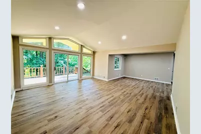 421 Safari Circle, Stone Mountain, GA 30083 - Photo 4