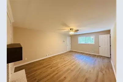 421 Safari Circle, Stone Mountain, GA 30083 - Photo 12