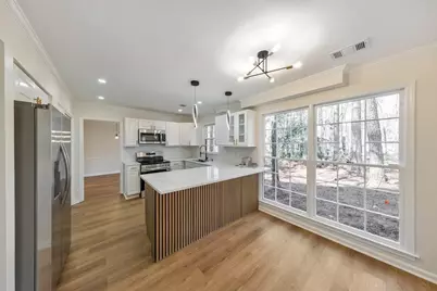 5112 Rocky Glen, Stone Mountain, GA 30088 - Photo 2