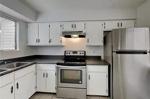 8577 Parkside Dr, Jonesboro, GA 30238 - Photo 4