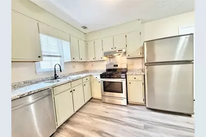 5370 Ridge Forest Drive, Stone Mountain, GA 30083 - Photo 8