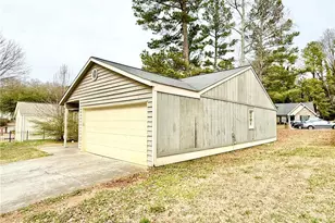 5370 Ridge Forest Dr, Stone Mountain, GA 30083 - Photo 20