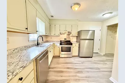 5370 Ridge Forest Drive, Stone Mountain, GA 30083 - Photo 6