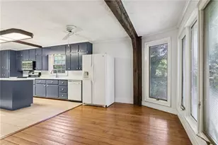 2844 Jordan Woods Dr, Lawrenceville, GA 30044 - Photo 8