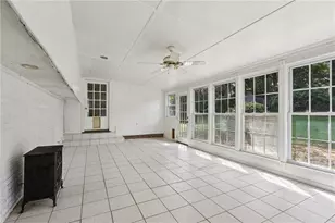 2844 Jordan Woods Dr, Lawrenceville, GA 30044 - Photo 4