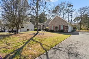 3325 Rose Garden Ct, Powder Springs, GA 30127 - Photo 2