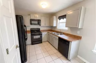 2690 Rambling Way, Lithonia, GA 30058 - Photo 12